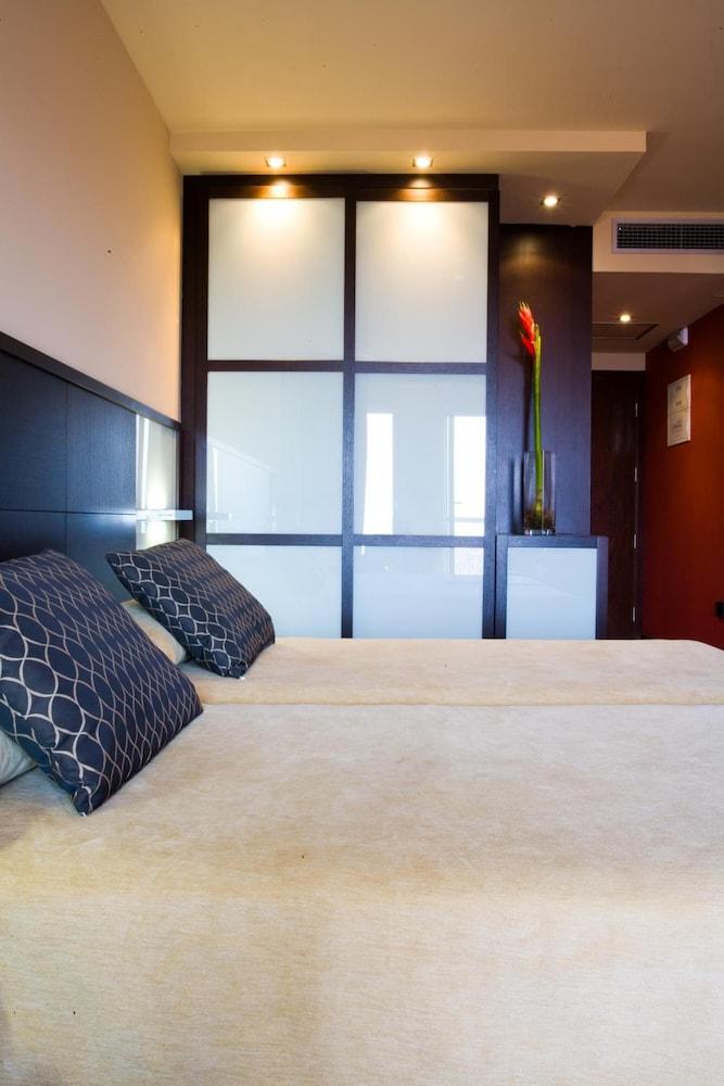 Royal Nayef Hotel Portonovo Kültér fotó