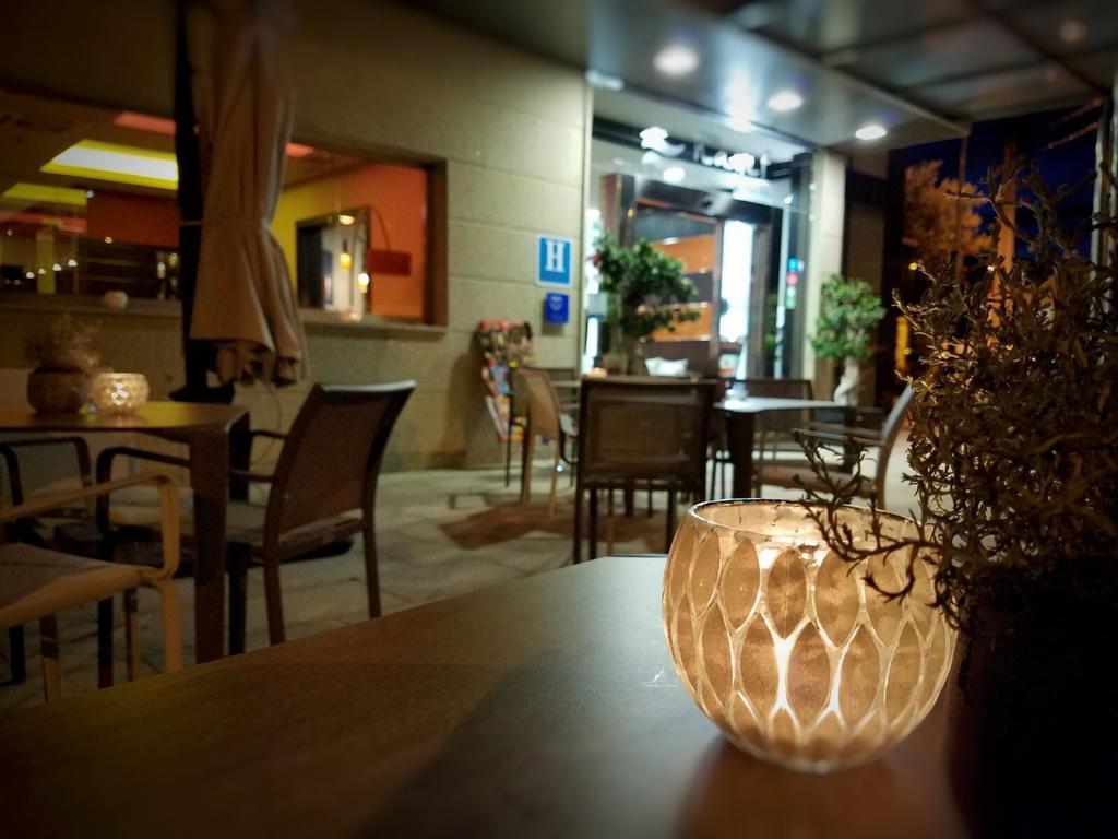 Royal Nayef Hotel Portonovo Kültér fotó