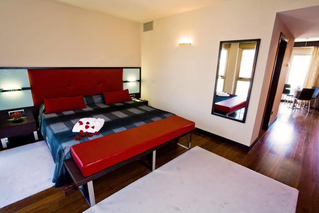 Royal Nayef Hotel Portonovo Kültér fotó
