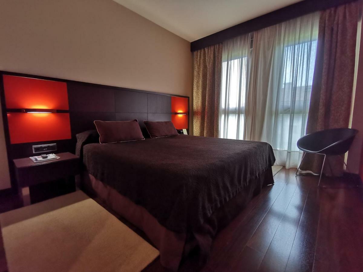Royal Nayef Hotel Portonovo Kültér fotó